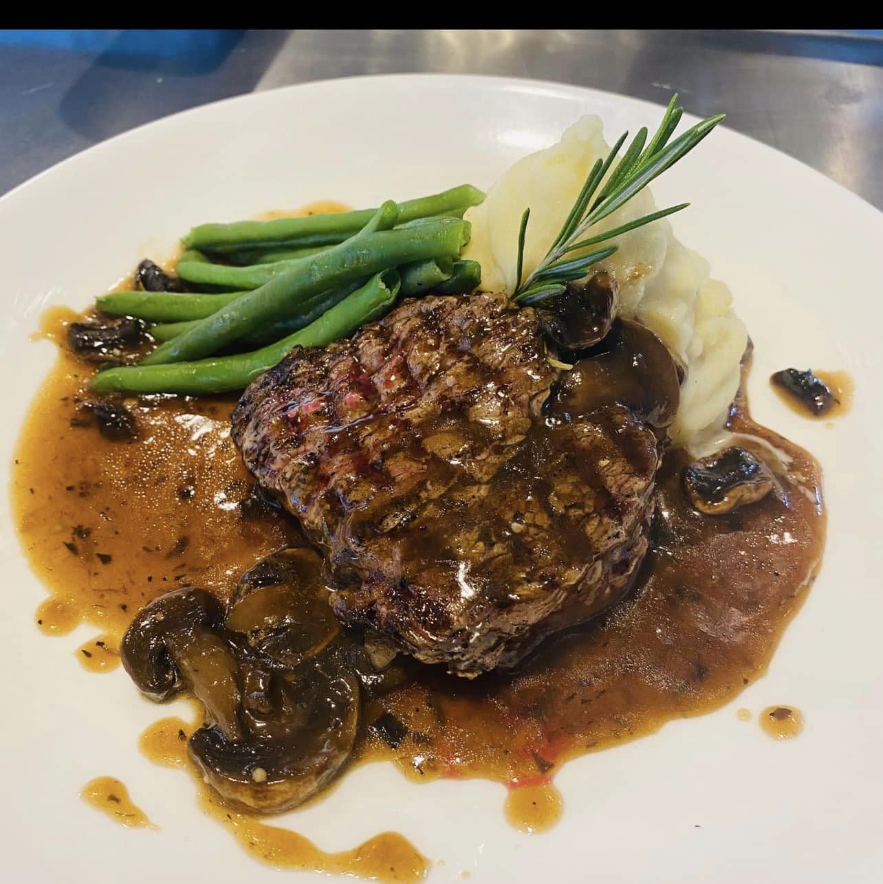 329 Bar & Grill